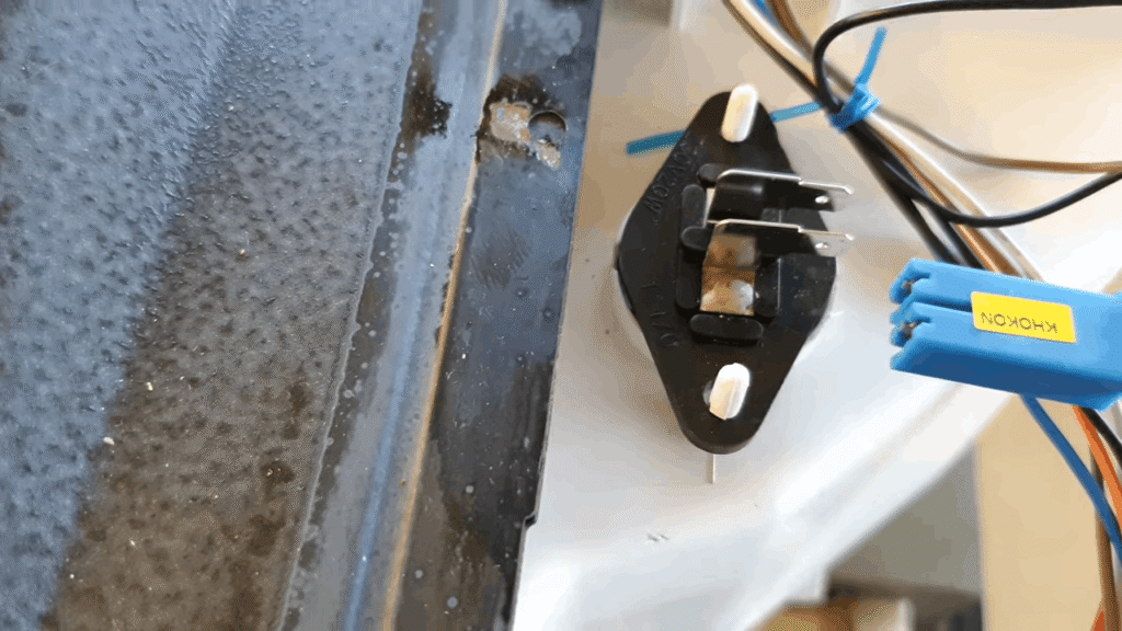 microwave ovcen light socket