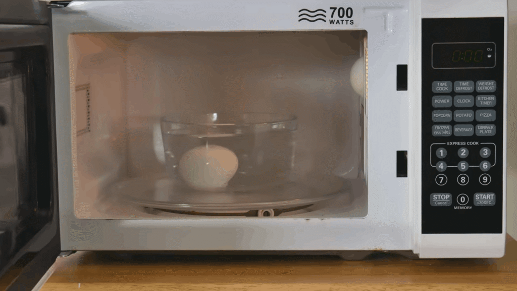 microrwave oven eggs boiling