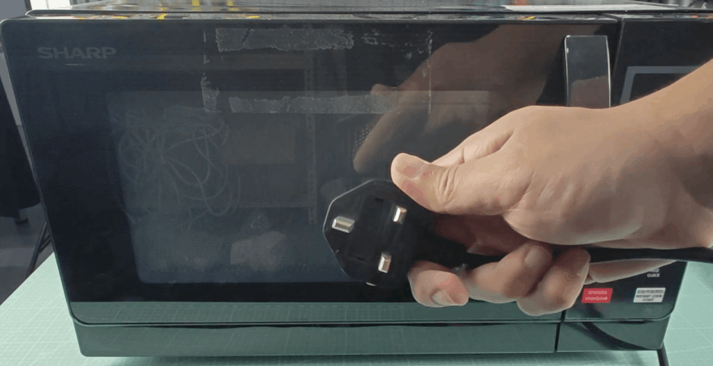 microwave oven unplug power
